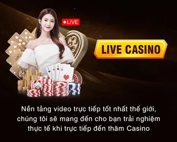 Bàn chơi casino trực tuyến với các quân bài và chip